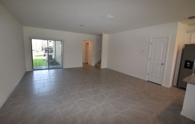 3 Bedroom, 2.5 Baths 13298 Townhouse For Rent at Pontoon Rd. Winter Garden, FL 34787
