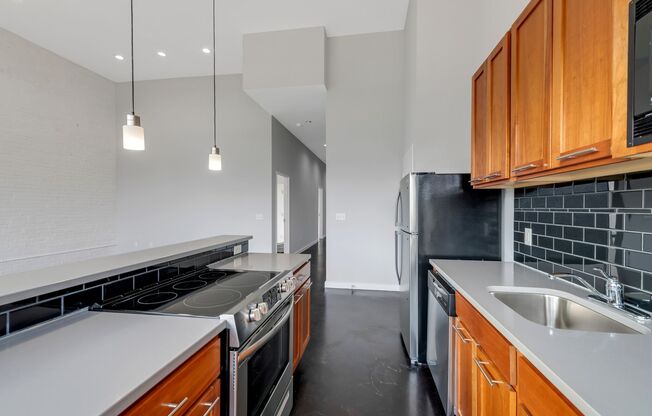 2 beds, 1 bath, 1,056 sqft, $1,595, Unit 200