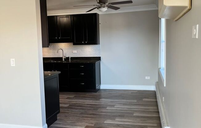 1 bed, 1 bath, 685 sqft, $1,825, Unit 15