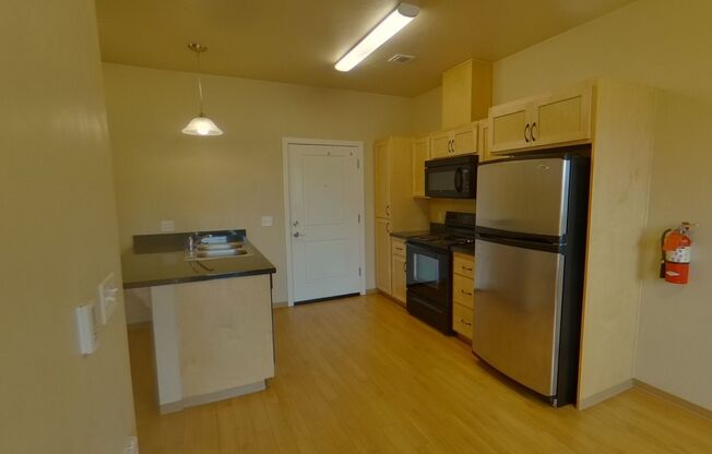 2 beds, 1 bath, 647 sqft, $1,750, Unit 407