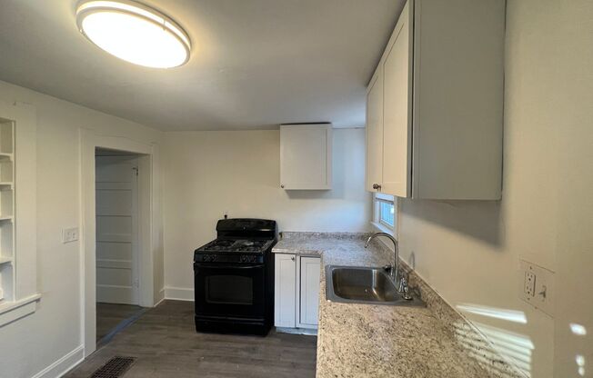 3 beds, 1 bath, 1,120 sqft, $1,400