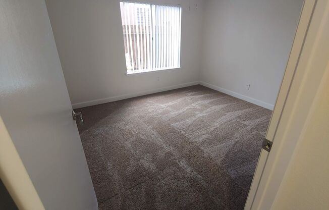 3 beds, 2 baths, 1,239 sqft, $1,960, Unit 1690-222