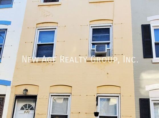 530 N Douglas St- House