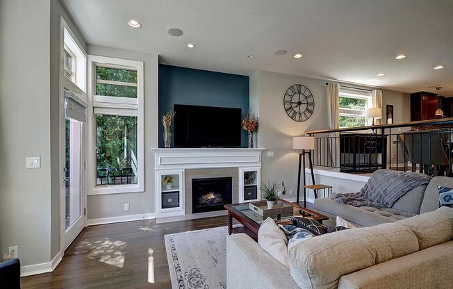 Luxury End-Unit Townhome with Lake Views, Steps from Magnuson Park