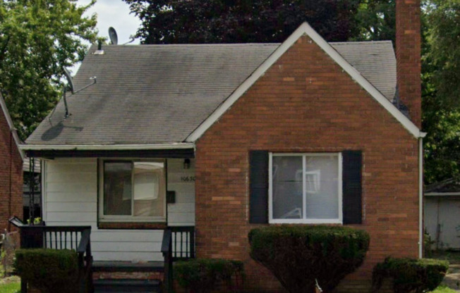 Charming 2-Bedroom Detroit Home with Vintage Appeal