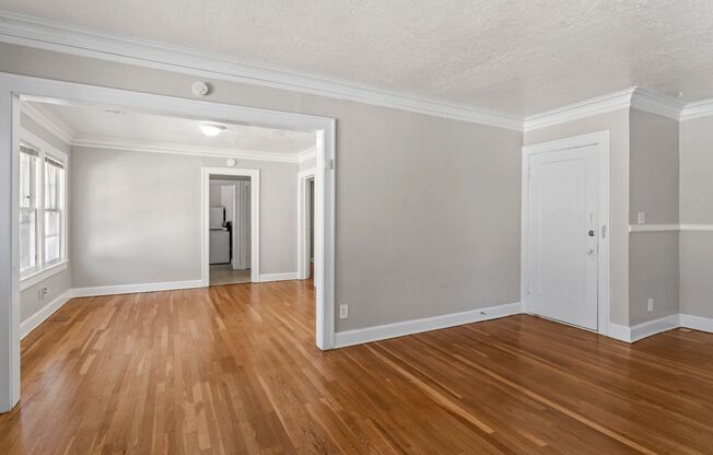 2 beds, 1 bath, 1,300 sqft, $1,295, Unit 5305 Charlotte St. Unit 2