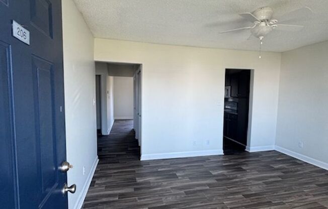 2 beds, 2 baths, 900 sqft, $1,038, Unit 206A