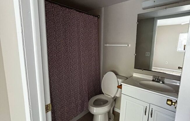 2 beds, 2 baths, 860 sqft, $1,350, Unit 4009 SE 11th Ave #105