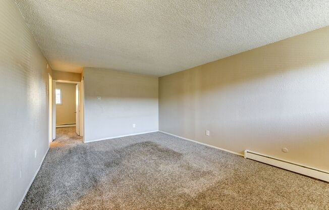 2 beds, 1 bath, 605 sqft, $1,495, Unit 32