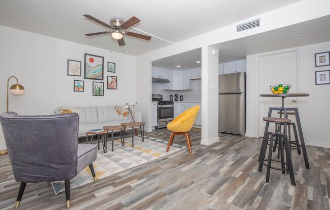 1 bed, 1 bath, 575 sqft, $1,095, Unit 389