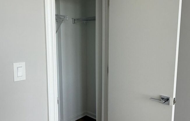 1 bed, 1 bath, 550 sqft, $1,400, Unit 1102