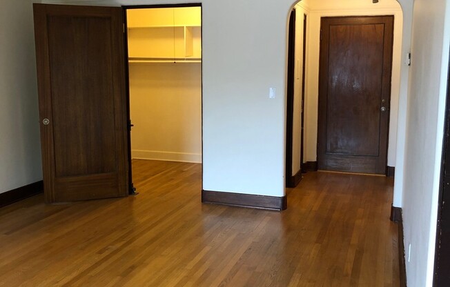 Studio, 1 bath, 495 sqft, $1,325, Unit 35