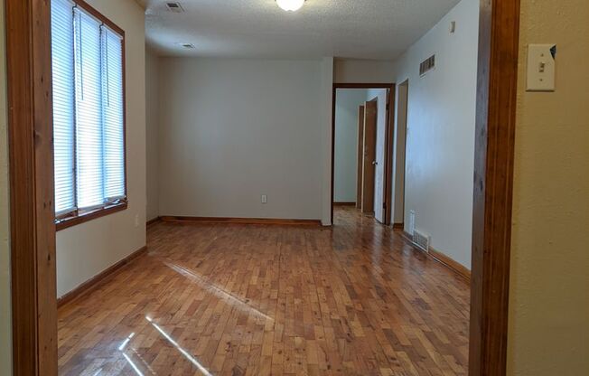 3 beds, 1 bath, $1,295