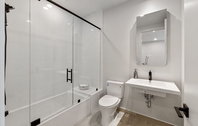 2 beds, 2 baths, $4,250, Unit # 5