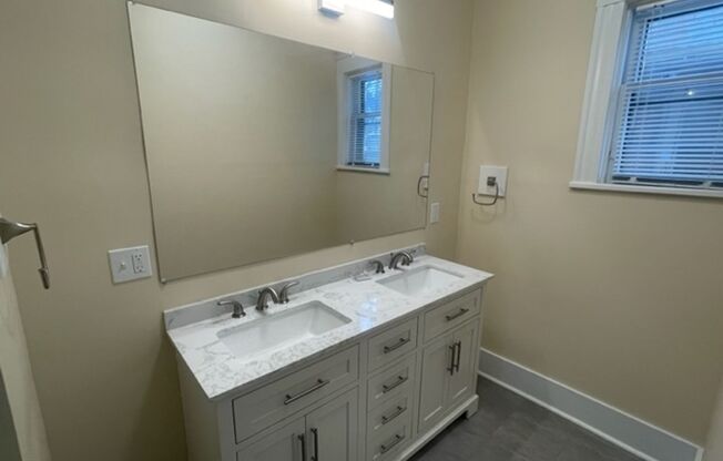 2 beds, 1.5 baths, $1,650, Unit 1