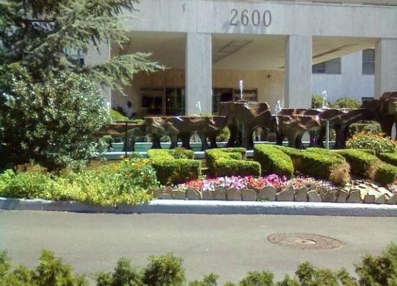 2600 Netherland Ave 2002