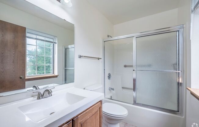 3 beds, 2.5 baths, 2,000 sqft, $2,705, Unit D-1