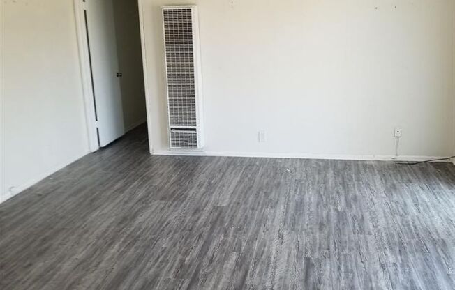 1504 S Fairfax Apartments