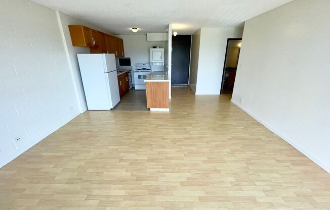 Spacious 1 bed, 1 bath, 1 parking Condo with a huge-covered lanai located in Wahiawa!