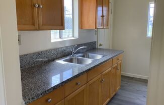 2 beds, 1 bath, $2,100, Unit 5932 - A