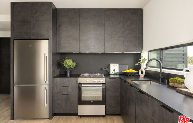 1 bed, 1 bath, 770 sqft, $4,550, Unit 526