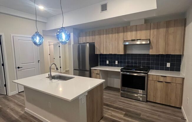 1 bed, 1 bath, 586 sqft, $1,999, Unit 810 #107