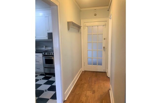 1811 NW Couch Street, #103
