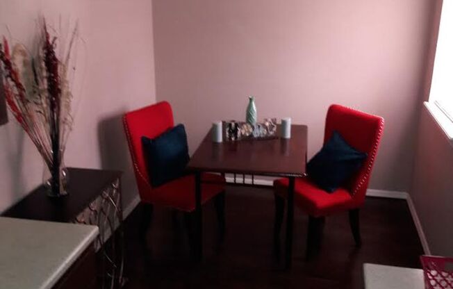 2 beds, 1.5 baths, 970 sqft, $850, Unit 55114