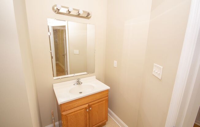 2 beds, 2 baths, $900, Unit Apt G