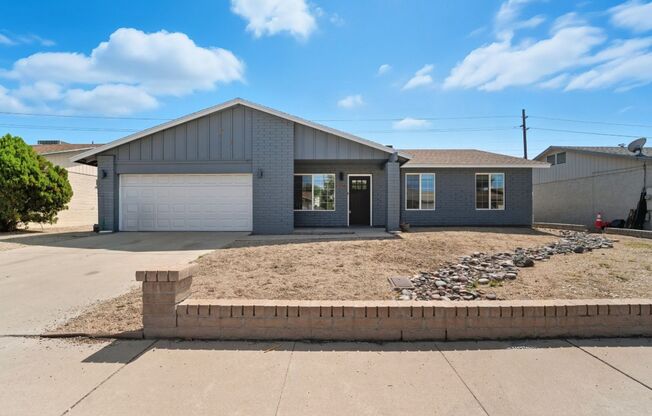 Beautiful Glendale Home With Pool!