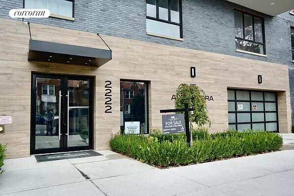 2222 OCEAN AVE