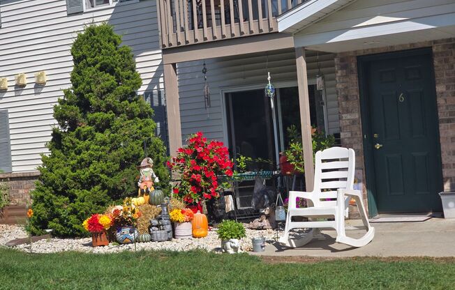 2 beds, 1 bath, 856 sqft, $1,269, Unit PL   2203