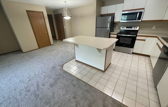 2 beds, 2 baths, 1,050 sqft, $1,210, Unit 272