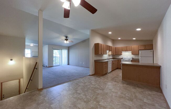 2 beds, 1 bath, 1,295 sqft, $1,315, Unit WI 3565-127