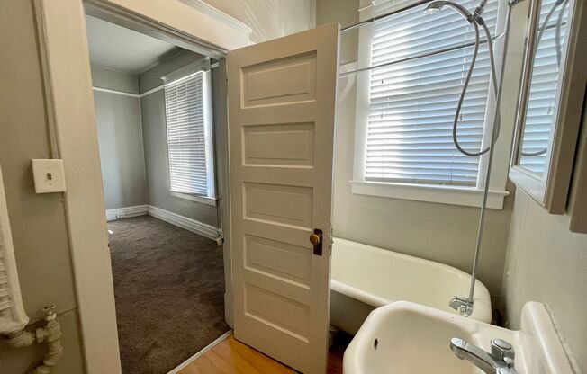 1 bed, 1 bath, 626 sqft, $900, Unit 202
