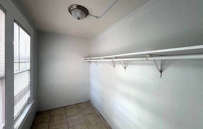 2 beds, 1 bath, 950 sqft, $1,550, Unit 1