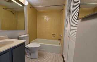 Studio, 1 bath, $440, Unit 222