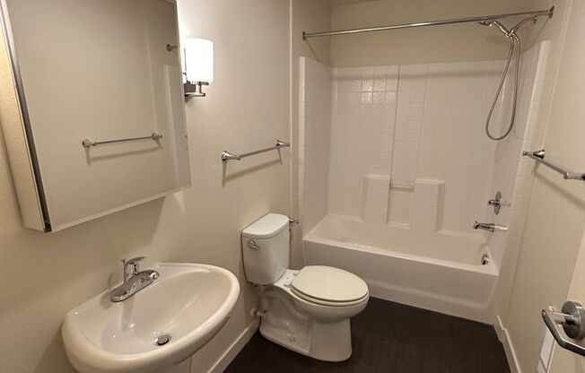 1 bed, 1 bath, 600 sqft, $1,595, Unit 206-MFTE
