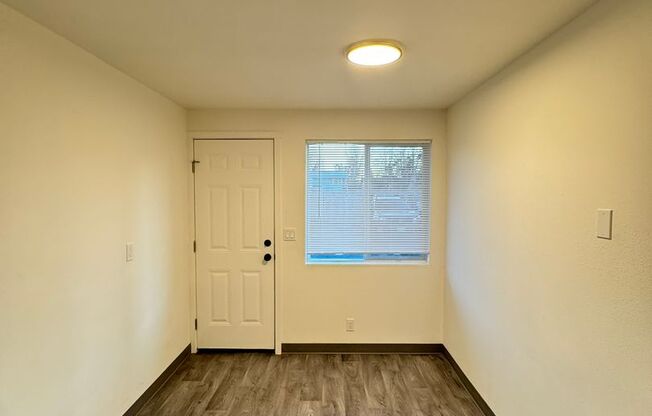 2 beds, 1 bath, 850 sqft, $1,295, Unit 523-01-16