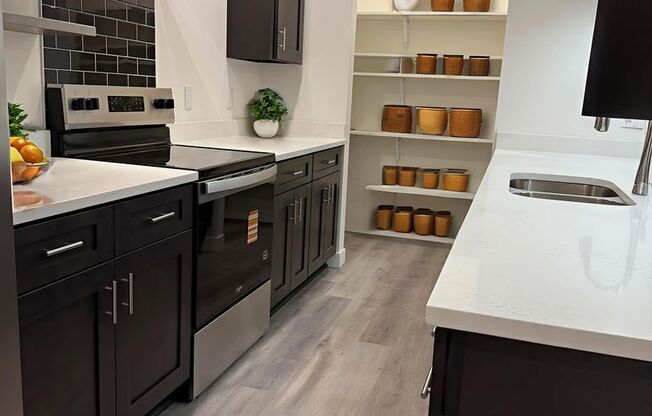1 bed, 1 bath, 746 sqft, $1,350, Unit 123 Boneset Ave. Apt 5