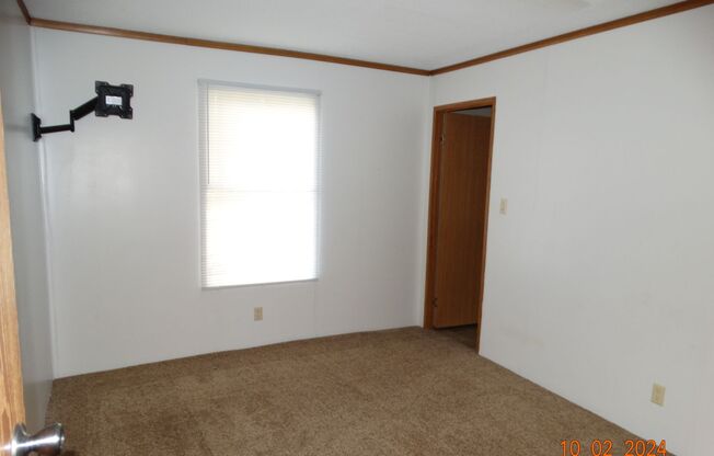 3 beds, 2 baths, $1,350