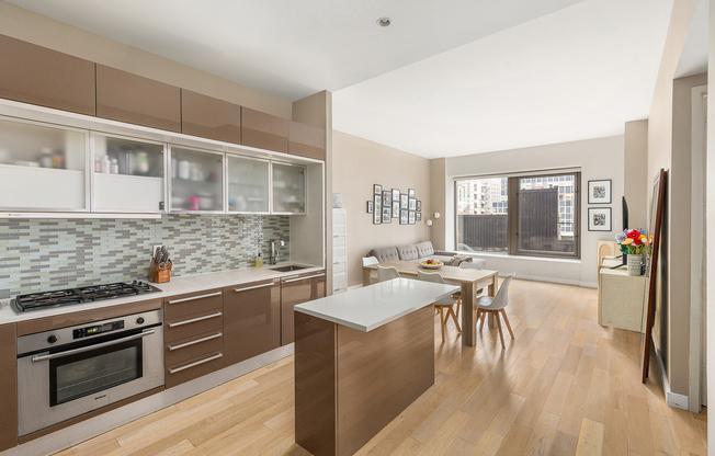 1 bed, 1 bath, $5,500, Unit 19N