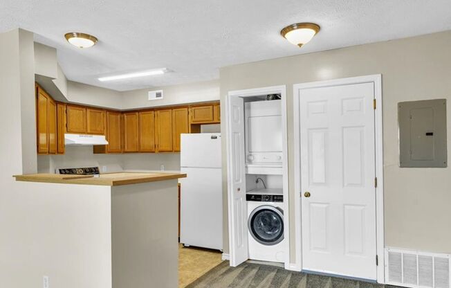 1 bed, 1 bath, 625 sqft, $1,069, Unit E13