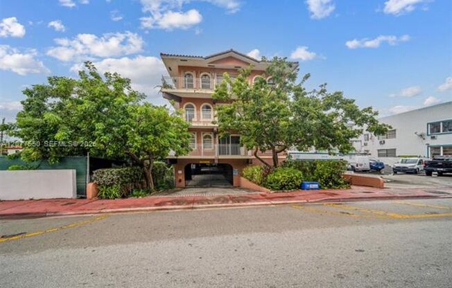 9008 Collins Ave cu-402, Surfside, FL 33154