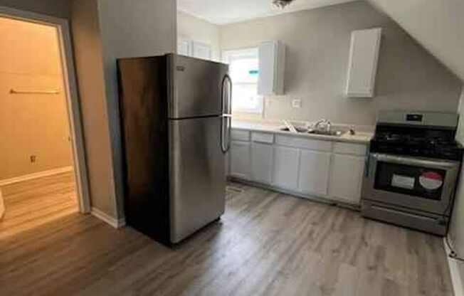 2 beds, 1 bath, $850, Unit 1