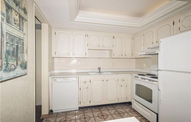 ANNUAL RENTAL - 3 BED / 2 BATH AT CHATEAU SUZANNE