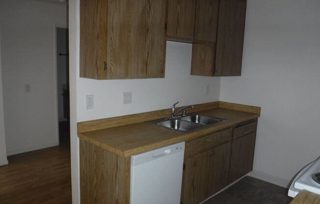 1 bed, 1 bath, $1,850, Unit 12A