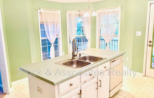 104 WOOD BND CT
