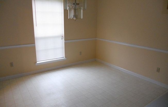 3 beds, 2 baths, $1,600