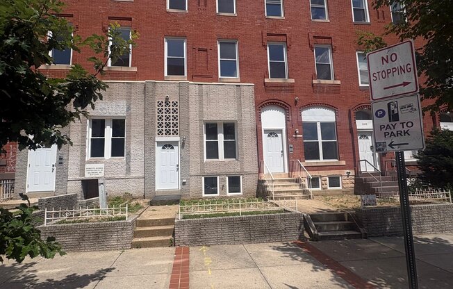 2105 MARYLAND AVE
